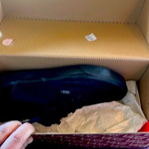 Womens van’s size 7.5 Brand new in box never worn
